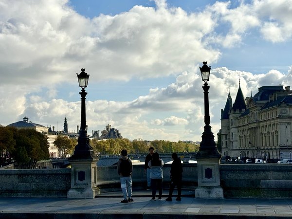 Парижское утро: Нотр-Дам, Лувр и остров Сите - фото 3