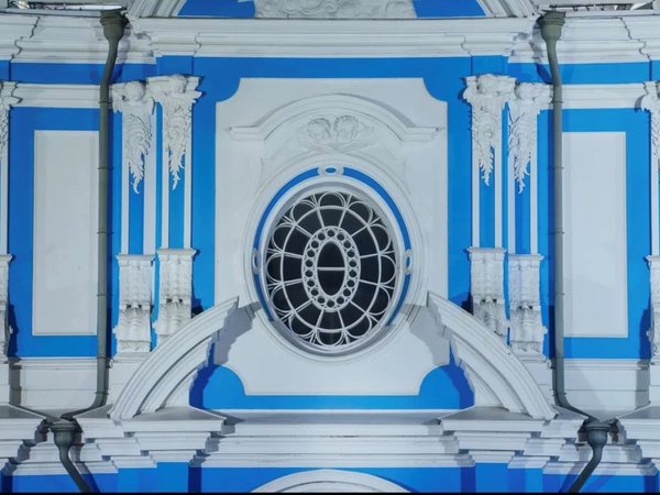 Александро-Невская лавра и Смольный собор — архитектурные жемчужины Петербурга - фото 4