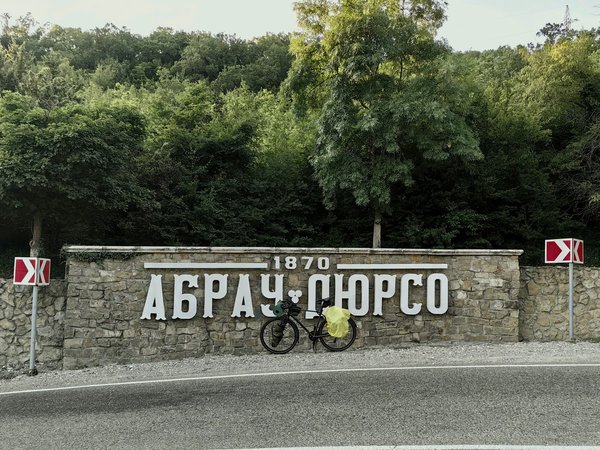 Тайны озера Абрау: от легенд до виноградных террас - фото 3
