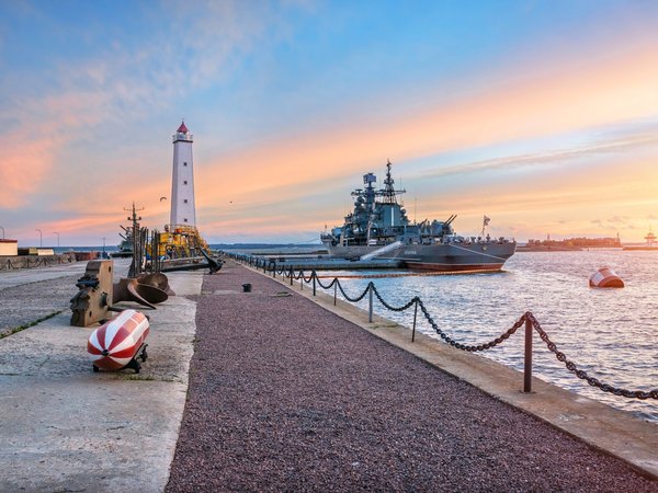 Кронштадт — музей под открытым небом: экскурсия на минивэне