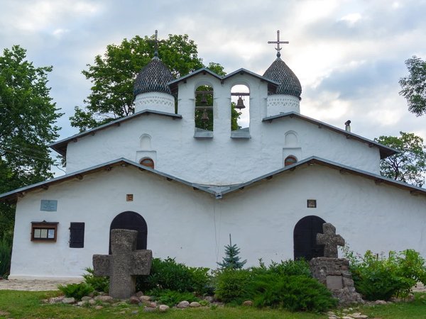 Город-храм Псков: шедевры церковного зодчества (на вашем автомобиле) - фото 1