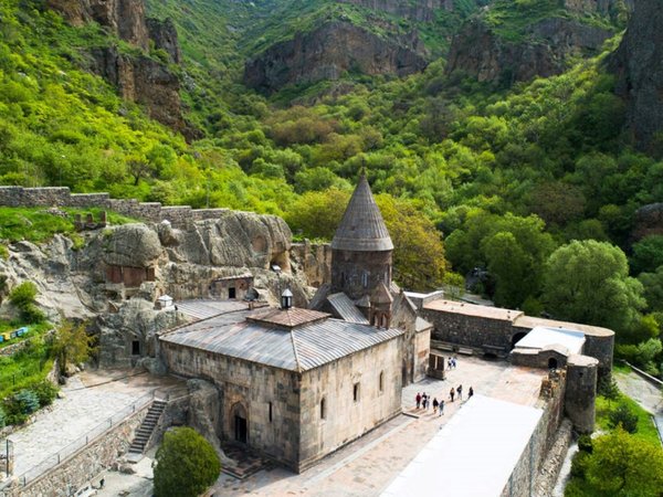 Магия Гарни, величие Гегарда, красота «Симфонии камней» и душа Еревана - фото 3