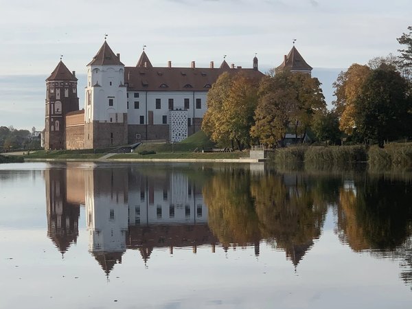 Трансфер из Минска — в замки Мир и Несвиж и парк истории «Сула» - фото 2