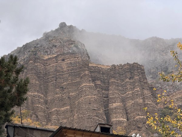 Трансфер из Еревана к Гарни, Симфонии камней, Гегарду и озеру Севан - фото 2
