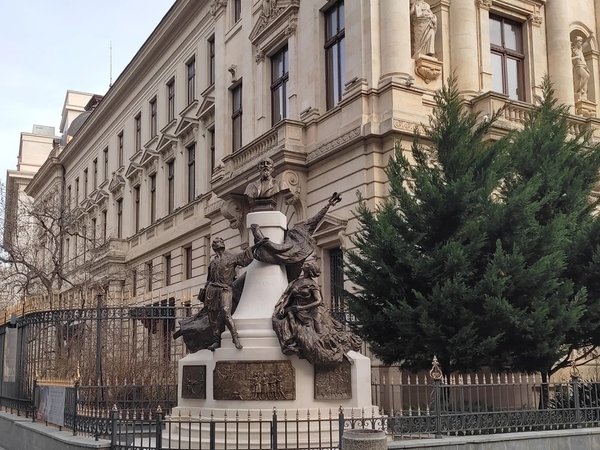 Бухарест: самое главное за 2,5 часа - фото 2