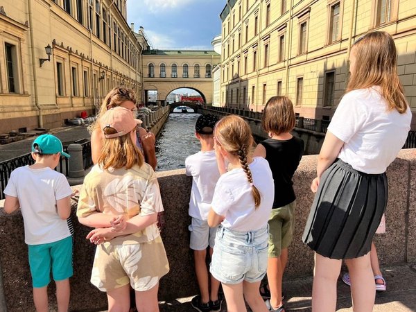 Детская экскурсия «Здравствуй, друг Петербург!»