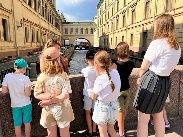 Детская экскурсия «Здравствуй, друг Петербург!» - фото 1