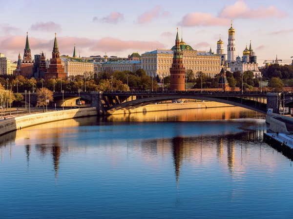 Круиз с живой музыкой и видом на Кремль на люкс-теплоходе