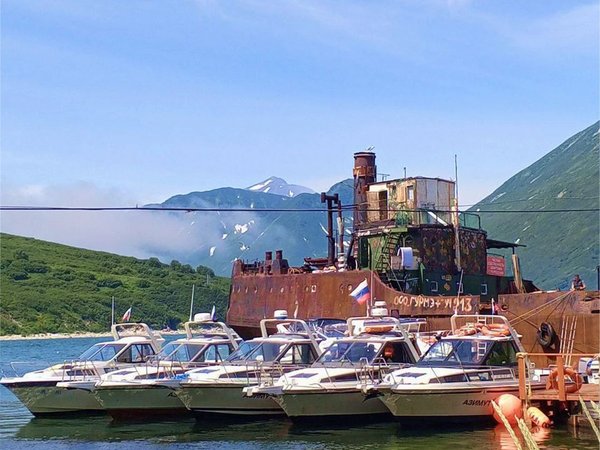 Бухта Русская — с высадкой на берег, морской рыбалкой и крабовым сафари - фото 4
