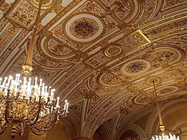 Зимний дворец и Эрмитаж — дом императоров и искусства