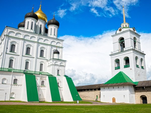 Псков: обзорная экскурсия с посещением Кремля - фото 1