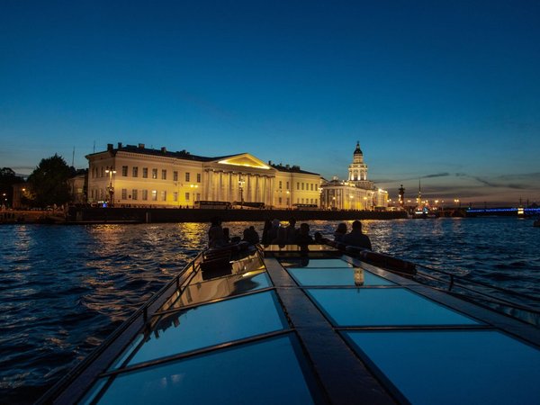 По Петербургу на теплоходе: реки, каналы и развод мостов - фото 2