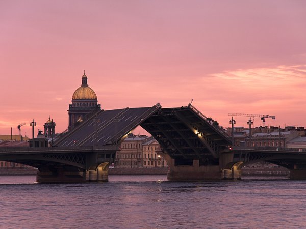 По Петербургу на теплоходе: реки, каналы и развод мостов