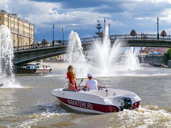 По центру Москвы на индивидуальном катере - фото 4