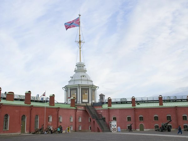 Петропавловская крепость — сердце Российской империи - фото 1