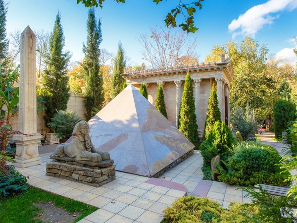 Старый парк Кабардинки: экскурсия из Геленджика - фото 2