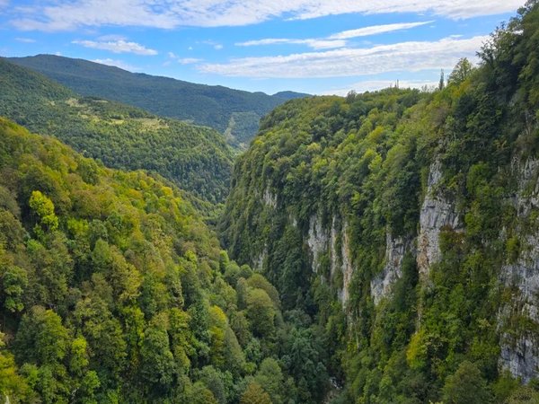 Живая энергия Грузии: каньоны Мартвили, Окаце и пещера Прометея - фото 4