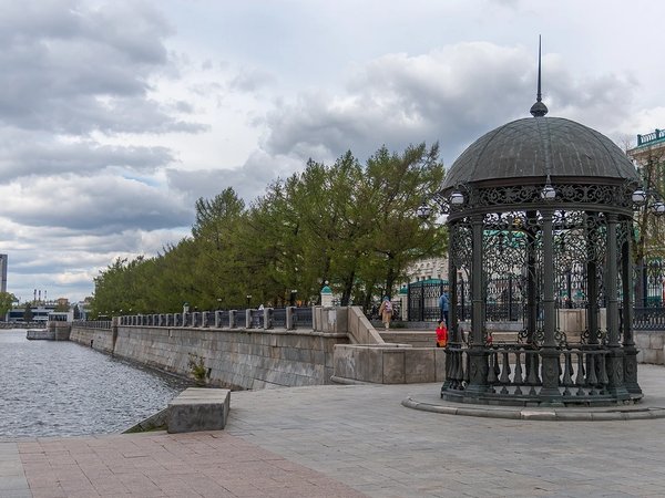 Город малахитовых крыш: экскурсия по центру Екатеринбурга - фото 2