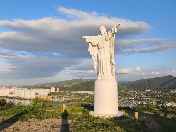 Фотопрогулка от Гремячей Гривы к Енисею: сопки, видовки и храмы - фото 1