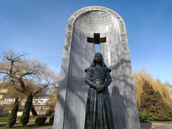 От героев иных времён не осталось порой имён...