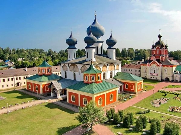 Тихвинский Богородичный Успенский монастырь: дом Пречистой Богоматери - фото 1