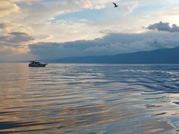 Северный Ольхон со всех сторон: на теплоходе и УАЗе - фото 2