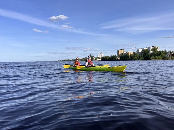 Прогулка на морских каяках вдоль набережной Петрозаводска (в группе) - фото 4