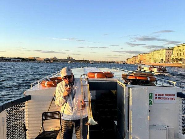 Прогулка с аудиогидом на теплоходе «5 островов Петербурга» - фото 3