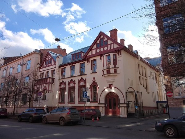Вокруг станции метро «Горный институт» - фото 1