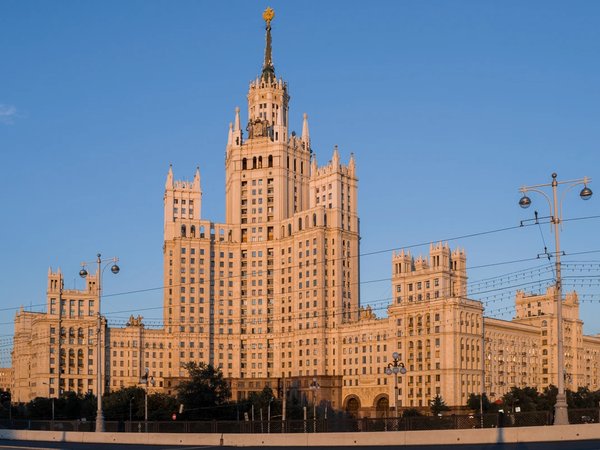 Высотка на Котельнической и чаепитие с видом на Кремль - фото 1