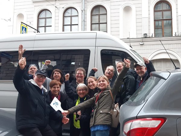 Экскурсия в Петергоф с посещением Большого дворца (билеты включены) - фото 1
