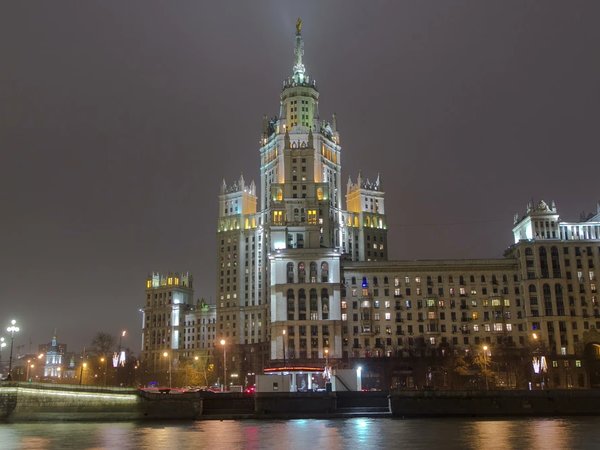 Вечерняя прогулка с дискотекой и световом шоу по Москве-реке от парка «Зарядье» - фото 2