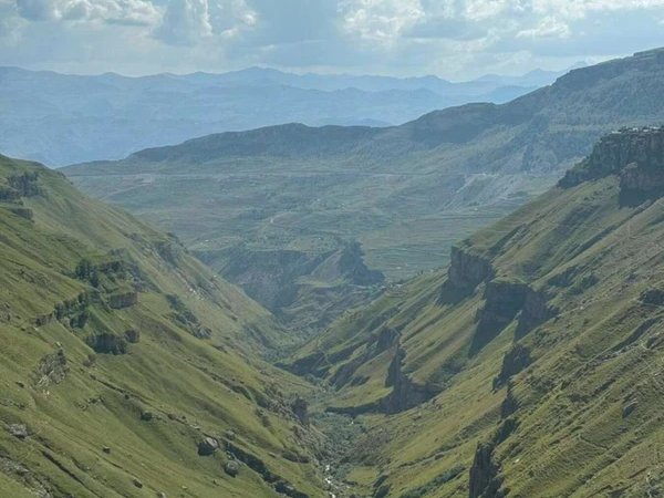 К плато Хунзах, водопадам Матлас и ущелью «Каменная чаша» — из Махачкалы