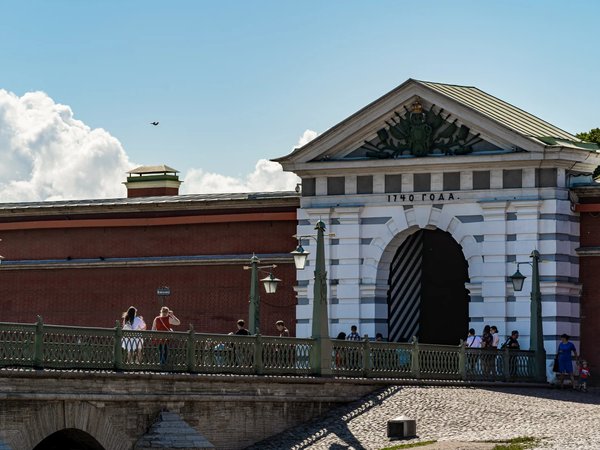 Обзорная экскурсия по Петропавловской крепости