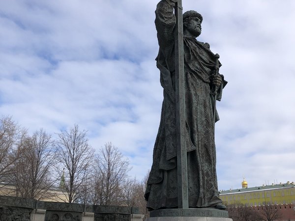 Вокруг Кремля: от Крещения Руси до Президента России - фото 4