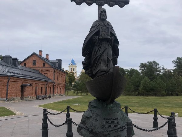 Остров-монастырь Коневец: на страже красоты и покоя - фото 2