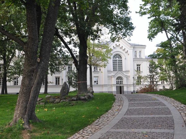 Остров-монастырь Коневец: на страже красоты и покоя - фото 3