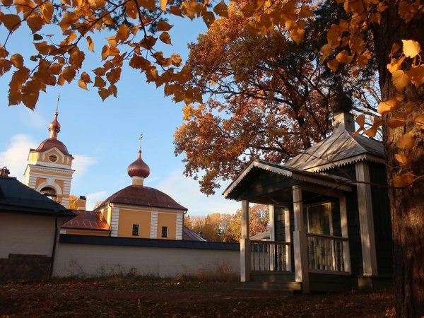 Остров-монастырь Коневец: на страже красоты и покоя - фото 4