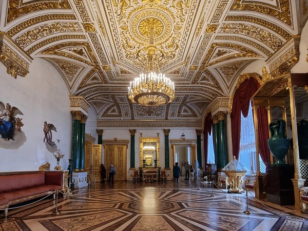 Романовы в Зимнем дворце: парадные и жилые покои (билеты включены) - фото 3