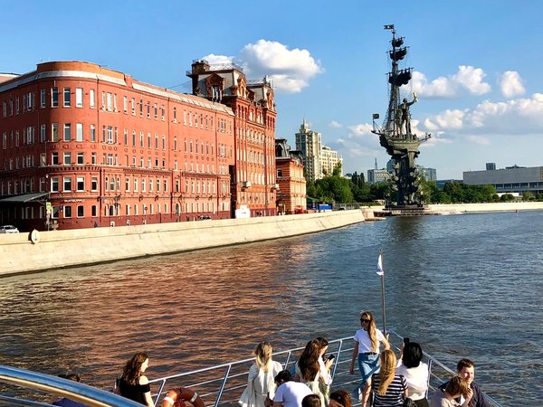 Экскурсия по Москве-реке на роскошном корабле (билеты отдельно) - фото 1