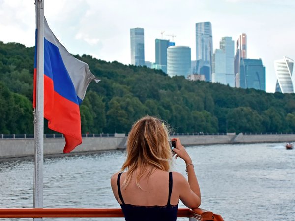 Речная прогулка по центру Москвы от причала «Киевский» до парка «Зарядье» - фото 3