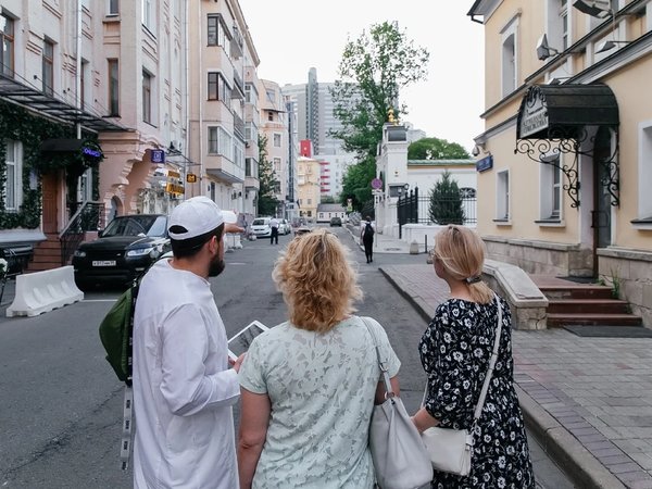 По арбатским дворам с диктором Первого канала — стендап-прогулка - фото 3