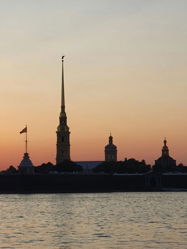 Петербургская ночь и разводные мосты