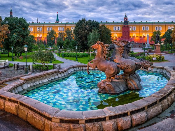 По центру Москвы — пешком и на автобусе - фото 1