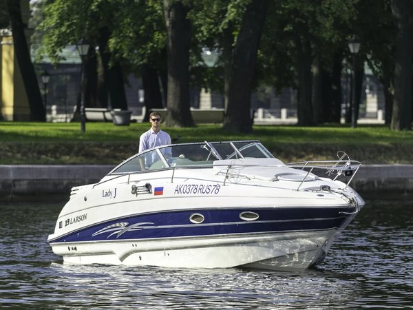 На каютной яхте «Вальяжная» по центру Москвы - фото 2