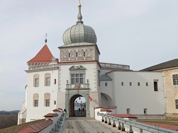 Трансфер из Минска в Гродно и обратно — с заездом в Лидский замок
