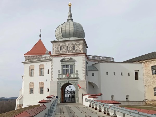 Трансфер из Минска в Гродно и обратно — с заездом в Лидский замок - фото 1