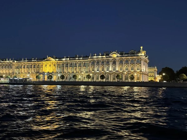 Ночной круиз на разводные мосты с дискотекой на теплоходе - фото 3