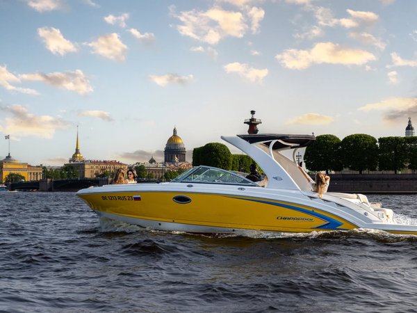 На морском катере — по просторам Невы и Финского залива