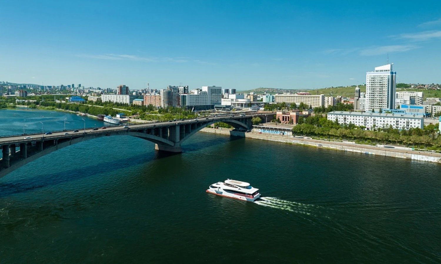 Дзен на Енисее — водная прогулка на электрокатамаране (по выходным)